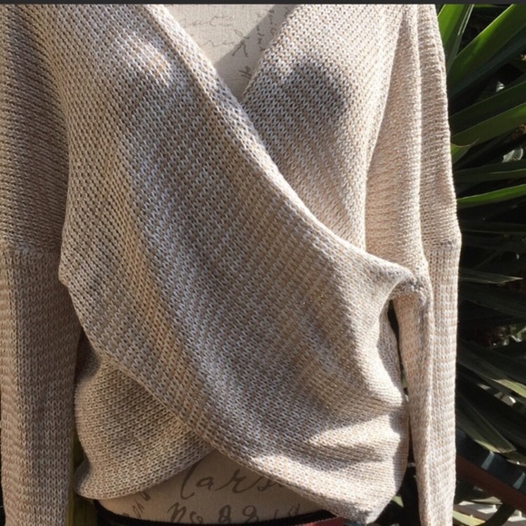 🎉HP🎊New! Overlap Oatmeal Sweater- - Picture 4 of 6